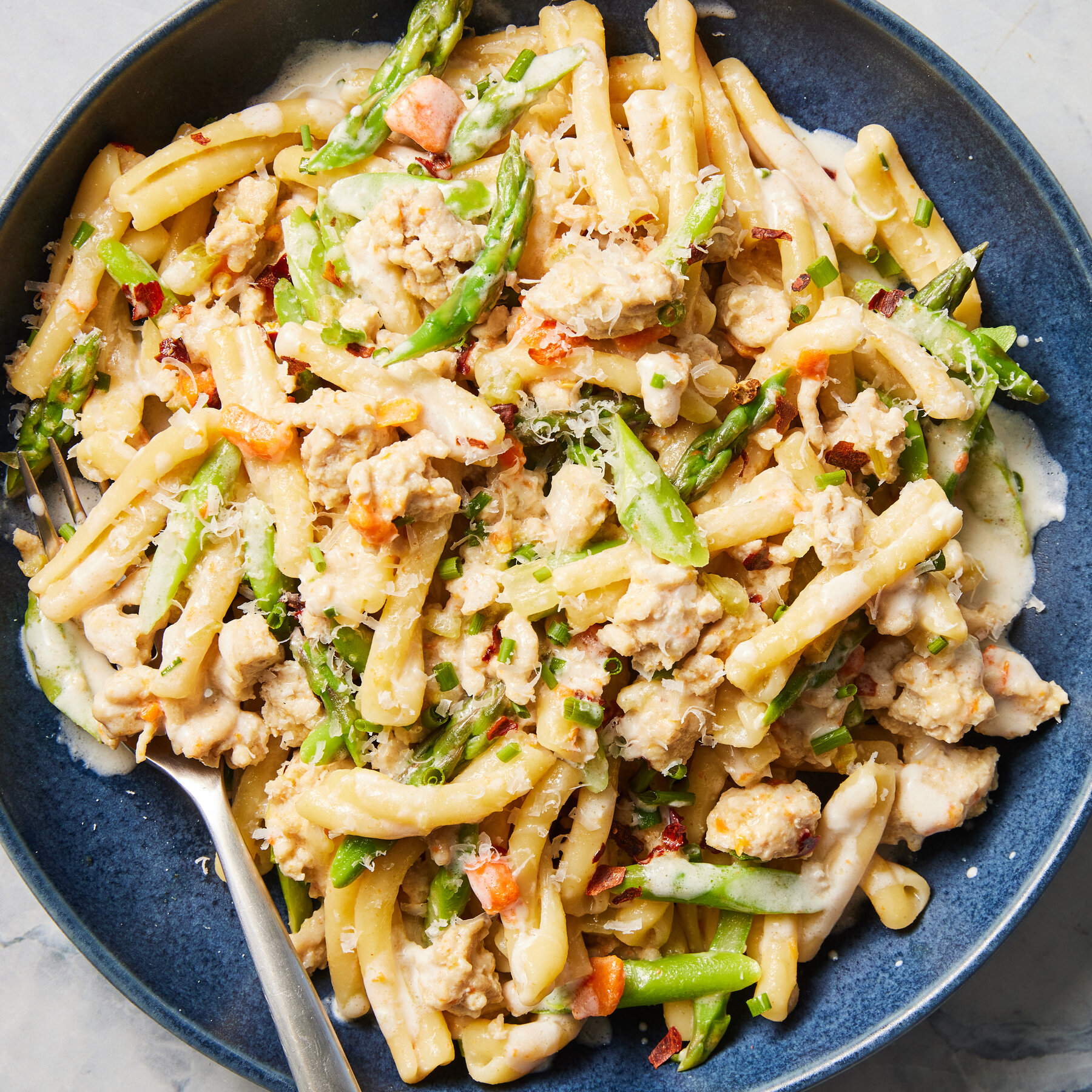 Pasta With Chicken and Asparagus Ragu